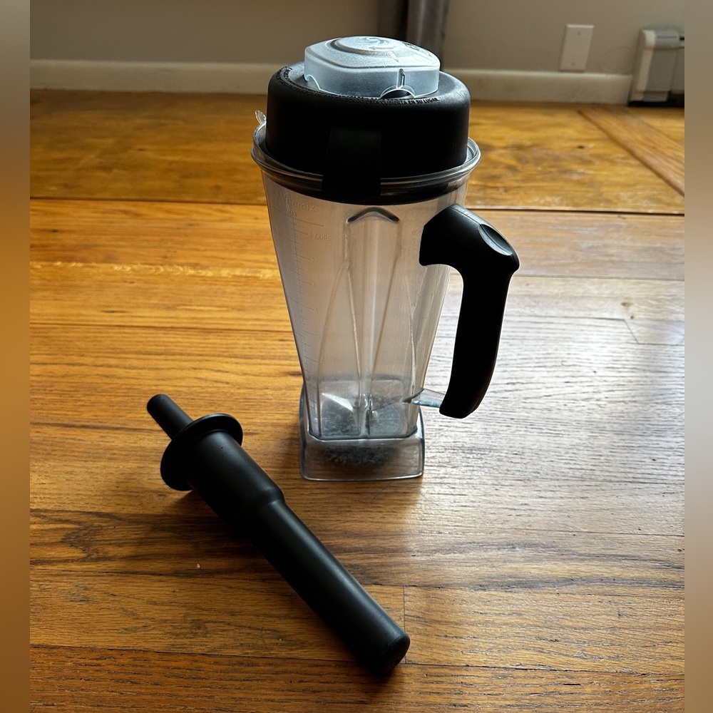 Vitamix Container Pitcher 64oz Classic Blender with Lid, Tamper and Wet Blade